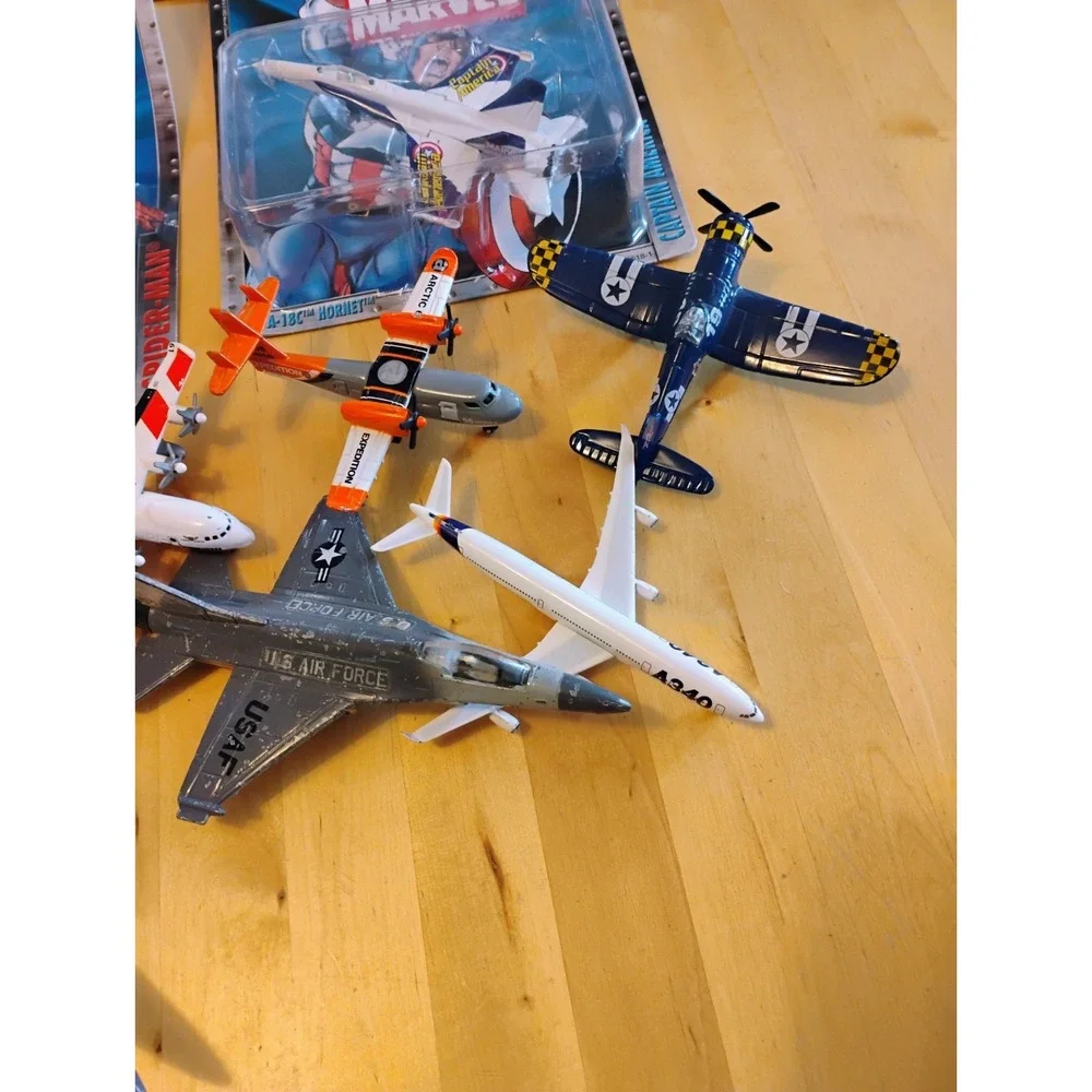 Vintage Toy Airplanes Lot Road Champs Matchbox Maisto Herpa Marvel Diecast